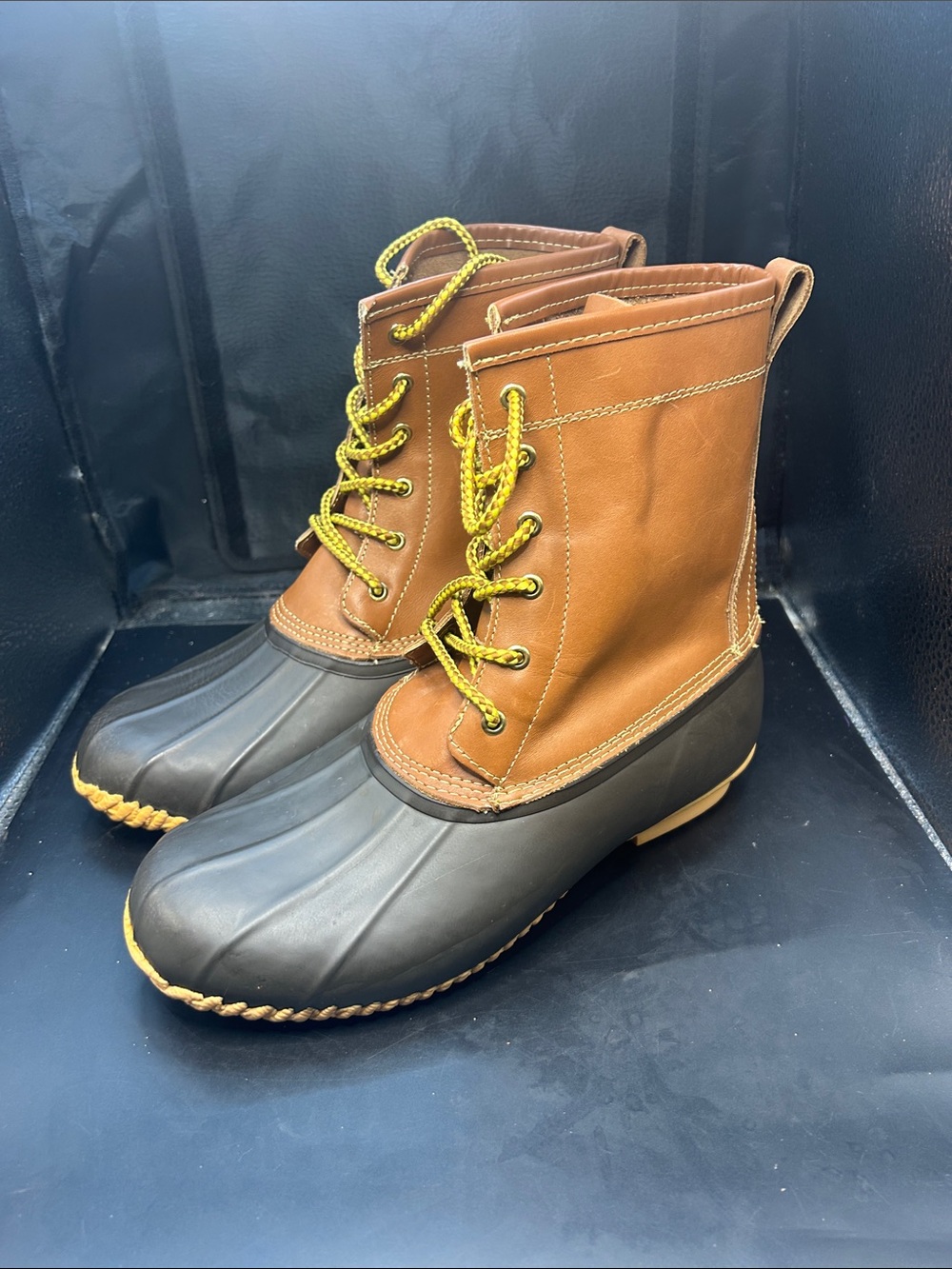 Clarks men’s Two-Tone Brown and Black Lace-Up Duck Boots